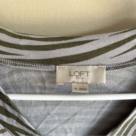 Loft Gray Green Animal Print V-neck Comfy Pullover Sweatshirt - Picture 2 of 5